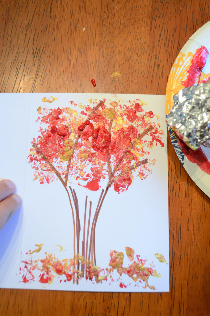 easy painted fall trees {a kids craft} - all crafty things