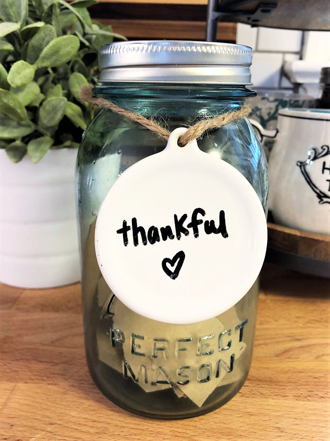 Thankful Cookies in a Jar - Mason Jar Cookies for those you're thankful for